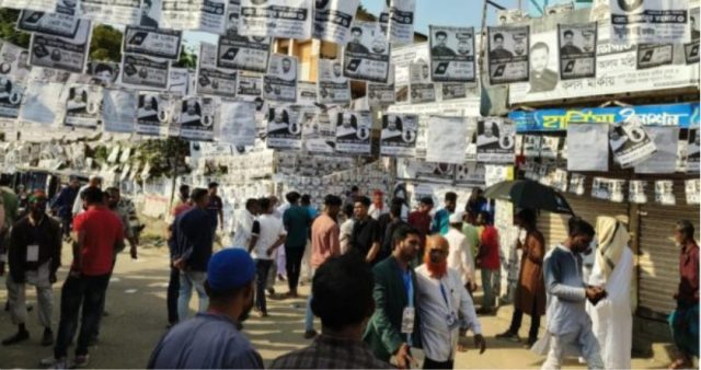 হাজীগঞ্জের বেলচোঁ বাজার ব্যবসায়ী সমিতির নির্বাচন শান্তিপূর্ণ পরিবেশে সম্পন্ন হয়েছে। ৭ ডিসেম্বর শনিবার সন্ধ্যায় প্রধান নির্বাচন কমিশনার আনোয়ার হোসেন সরকার ফলাফল ঘোষণা করেন। এতে সভাপতি পদে অহিদুল ইসলাম চৌধুরী মহন, সাধারণ সম্পাদক পদে আবু সুফিয়ান নির্বাচিত হয়েছেন। অন্যান্য পদে সহ সভাপতি শাহাজালাল সোহাগ, সহ সাধারণ সম্পাদক হোসেন মিজি, সাংগঠনিক সম্পাদক পদে সোহেল সরকার, কোষাধ্যক্ষ নুরুন্নবী, দপ্তর সম্পাদক সাদ্দাম হোসেন, প্রচার সম্পাদক ফারুক হোসেন, বানিজ্য সেলিম মুন্সি, ১নং ওয়ার্ড কাউন্সিলর মিজান, ২নং ওয়ার্ড কাউন্সিলর আবুল কালাম, ৩নং ওয়ার্ড কাউন্সিলর শাহাদাত সরকার ও ৪নং ওয়ার্ড কাউন্সিলর বাহার মোল্লা। এর আগে মনোনয়নপত্র পত্র সরবরাহের তারিখ ছিল গত ২০ নভেম্বর হইতে ২২ শে নভেম্বর শুক্রবার পর্যন্ত। মনোনয়নপত্র জমা দেওয়ার তারিখ ছিল ২০ নভেম্বর, মনোনয়নপত্র বাছাইয়ের তারিখ ছিল ২৪ শে নভেম্বর সোমবার এবং মনোনয়নপত্র প্রত্যাহার, প্রতীক বরাদ্দ ও প্রার্থী চূড়ান্ত তালিকা প্রকাশ ছিল ২৫ নভেম্বর মঙ্গলবার। তারপর পরেই প্রচার-প্রচারণা শেষে ৭ ডিসেম্বর শনিবার সকাল ৯ থেকে দুপুর ১ টা পর্যন্ত বিরতিহীন ভাবে ভোটগ্রহণ সম্পন্নের মাধ্যমে নতুন কমিটির নেতৃত্ব পায়। প্রধান নির্বাচন কমিশনার বিশিষ্ট সমাজসেবক, কবি ও লেখক আনোয়ার হোসেন সরকার এক সংক্ষিপ্ত বক্তব্যে সকলের প্রতি কৃতজ্ঞতা প্রকাশ করেন।